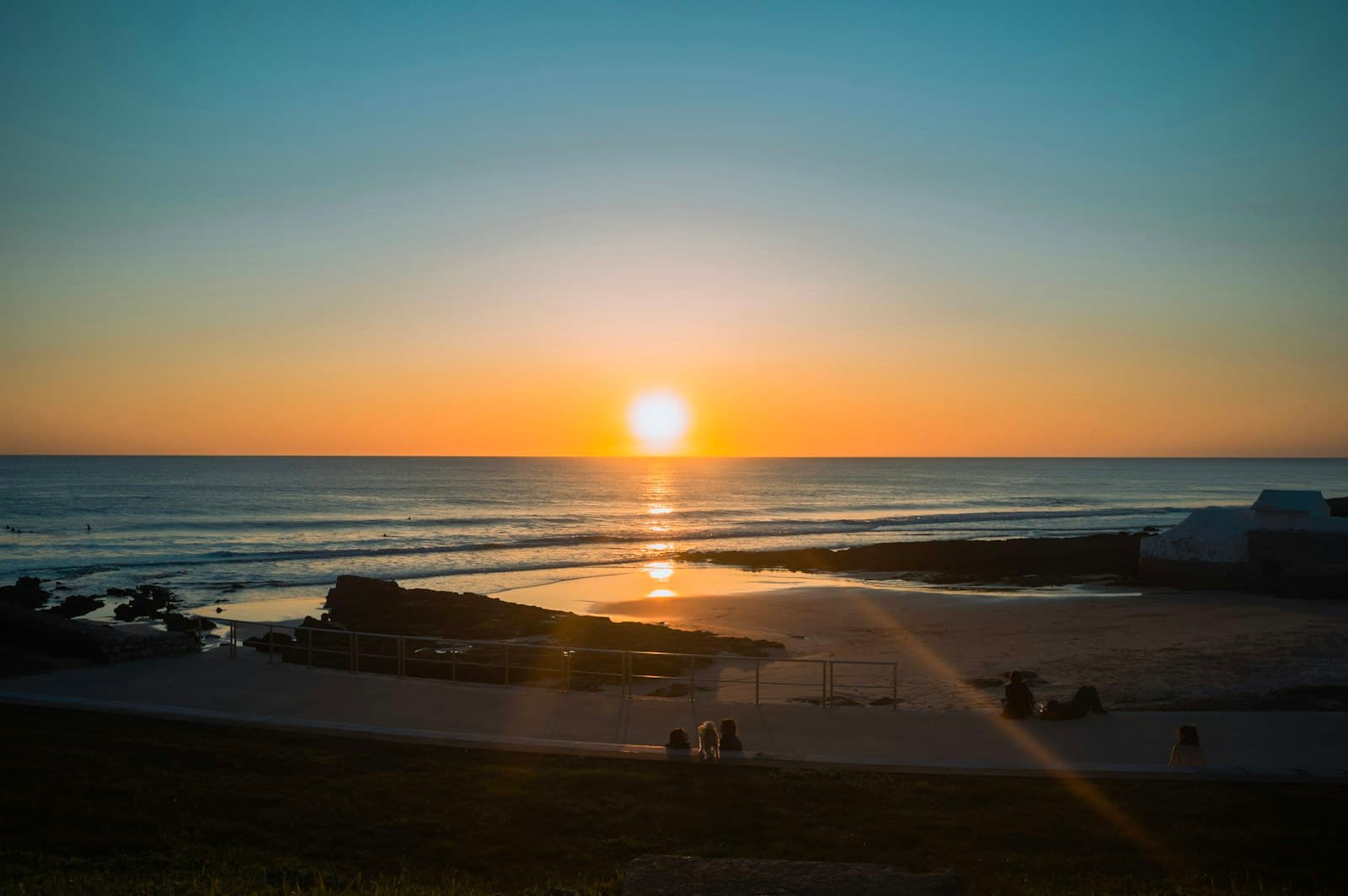 Beaches Near Lisbon Without a Car: The Honest Guide